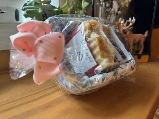 Women’s 3 Soap Gift Basket – Luna, Berry, Lavender & Honey Oatmeal Collection